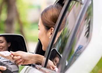 Pagamento com cartão por aproximação já é aceito em 91 praças de pedágio de SP