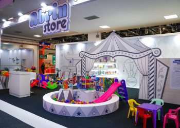 A loja de brinquedos como lugar para brincar, se divertir - e até comprar