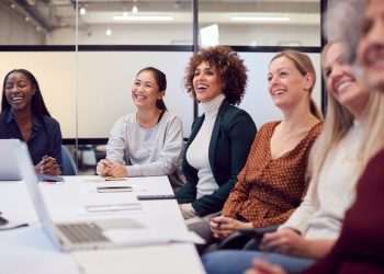 Mulheres lideram ações de impacto social no Brasil e ensinam sobre o legado das organizações