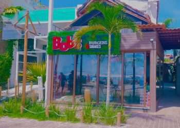 Bob's abre seu primeiro restaurante 'pé na areia' na Bahia
