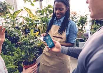 Ingenico adquire Phos e amplia oferta de pagamento via smartphone