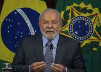 Lula sinaliza que sancionará taxação de compras internacionais por unidade com Congresso