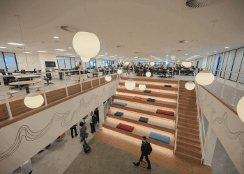 Grupo Carrefour Brasil inaugura "campus" com áreas trabalho e convivência