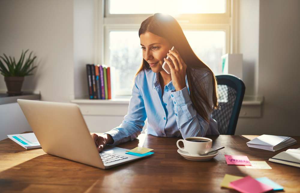 Adesão ao modelo home office cai, enquanto trabalho presencial e híbrido crescem