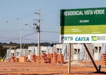 Ministério decidiu aguardar aprovação da MP do MCMV para soltar portarias, diz Jader Filho