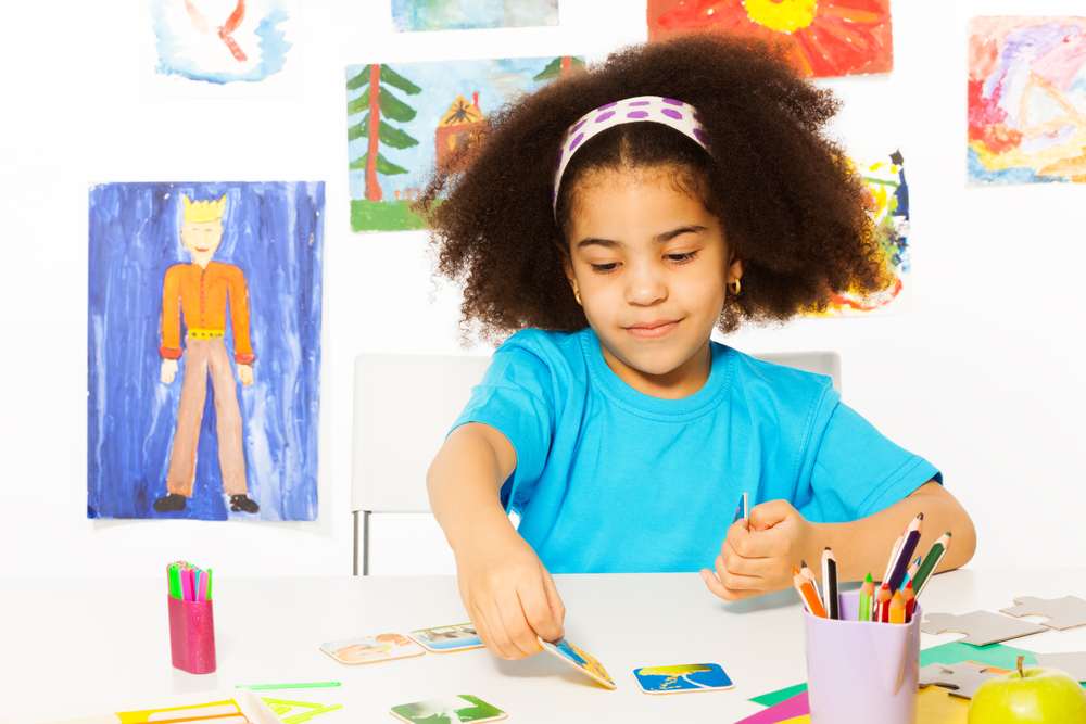 Editora MOL, PBKIDS e Ri Happy estimulam o interesse por ciência e arte em novos produtos sociais