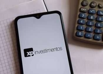 Fitch reafirma rating da XP em BB-, com perspectiva estável