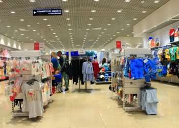 Com queda nas vendas de vestuário e artigos esportivos, varejo cai 0,3% em maio