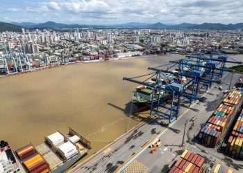 Menos de 1% das firmas brasileiras exportam; destinos sem acordos comerciais crescem