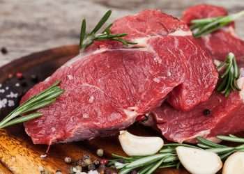 Carne bovina impulsiona crescimento do foodservice no Brasil em maio