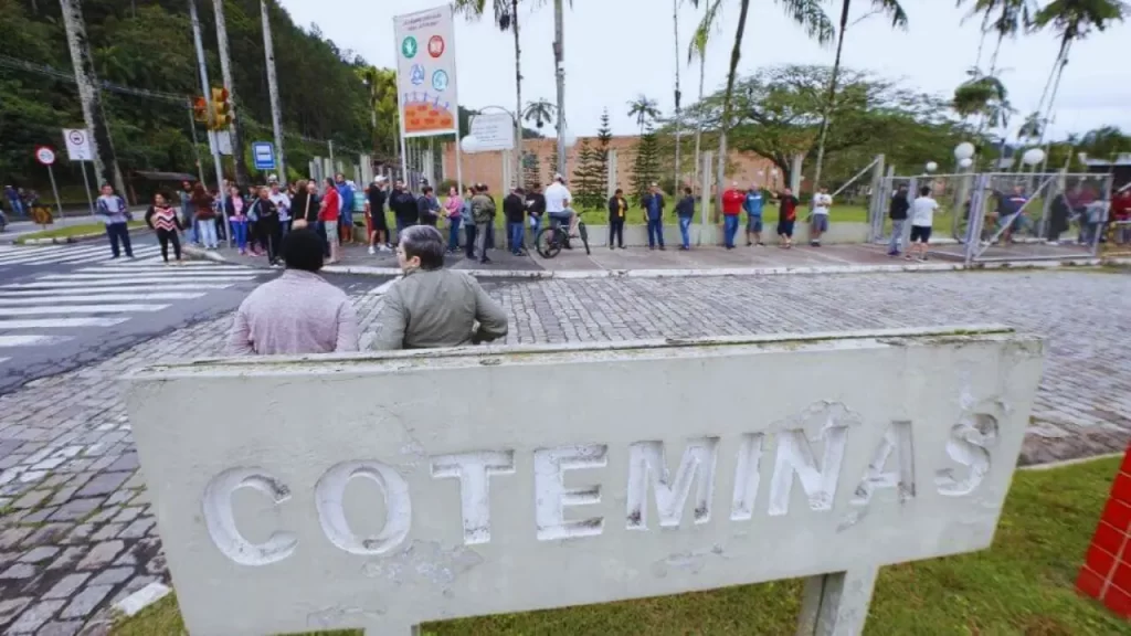 Coteminas avisa sindicato que vai demitir 700 funcionários em Blumenau e parcelar rescisões