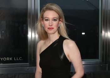 Executiva da Theranos, Elizabeth Holmes tem pena reduzida