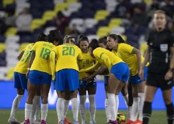 Pague Menos libera colaboradores para assistir jogos da seleção brasileira feminina na Copa