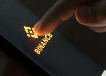 Binance demite mais de mil funcionários nas últimas semanas e dispensas continuam
