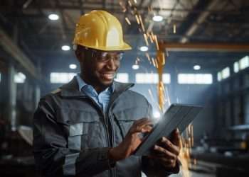 Confiança da indústria cresce em 21 setores em julho, aponta CNI