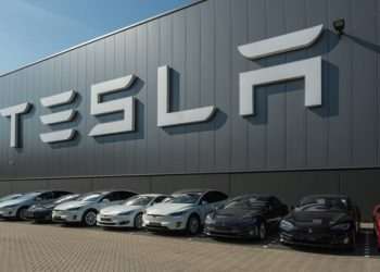 Tesla faz recall de 1,61 milhão de carros na China por problemas na direção e travas das portas