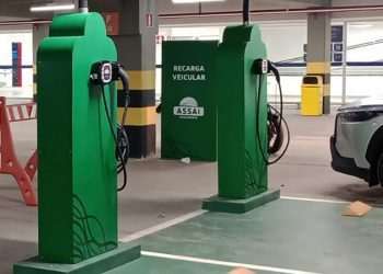 Assaí Atacadista de Belo Horizonte oferece serviço de recarregamento de carros elétricos