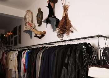 KitKat promove a moda sustentável em parceria com brechós de São Paulo