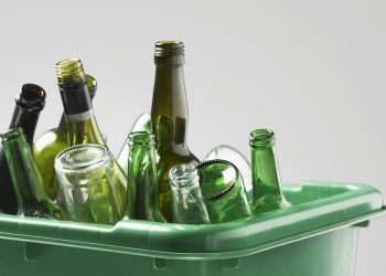 Programa da Abrabe completa 13 anos com mais de 162 mil toneladas de vidro recuperadas