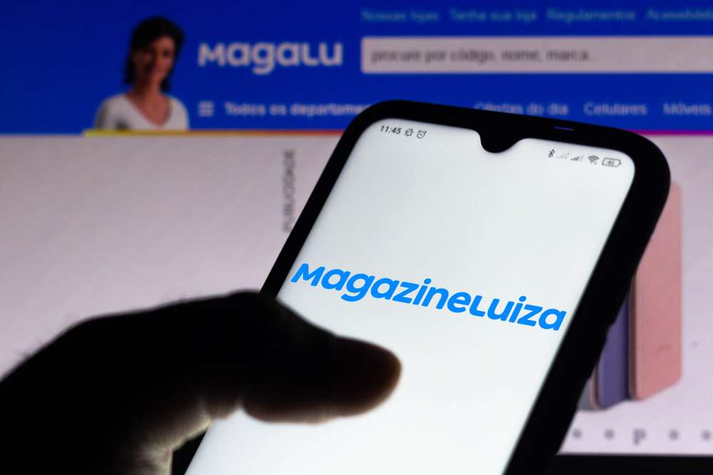 Magalu aposta na venda via WhatsApp e lança catálogo completo na plataforma