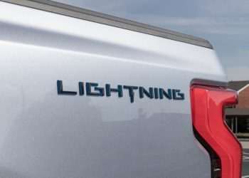 EUA: Ford retoma produção do modelo F-150 e aumento nos pedidos após redução dos preços