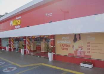 Drogarias Ultra Popular adota estratégia para se aproximar do consumidor