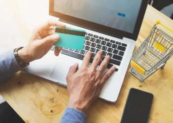 Pagamentos com cartão de crédito no e-commerce crescem 43% no segundo semestre