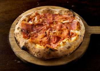 La Braciera conquista clientes com pizza napolitana e ingredientes premium