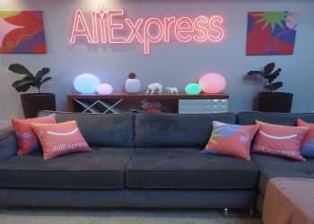 AliExpress monta casa para expor produtos do marketplace em parceria com influenciadores