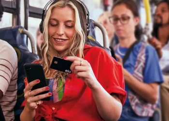 Elo investe em IA para identificar padrões de fidelidade em clientes de seus parceiros