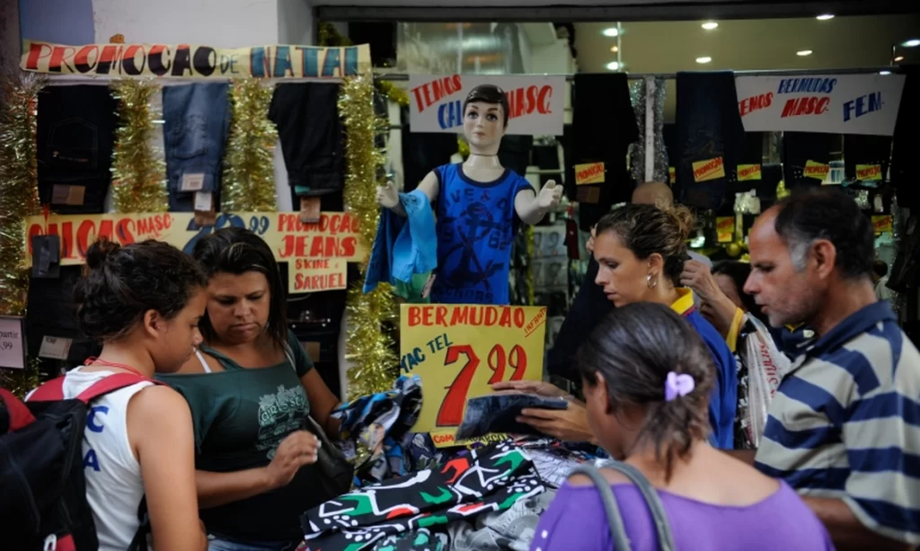 Vendas no comércio crescem 0,5% em setembro e igualam patamar recorde