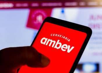TIM e Ambev firmam parceira que dá bônus na compra de bebida a cada recarga do celular