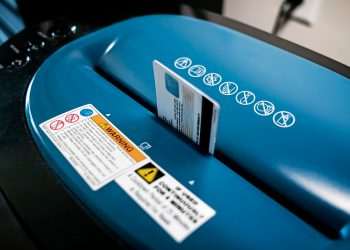 Edenred Brasil recicla volume de plástico equivalente a mais de 16 milhões de cartões em três anos