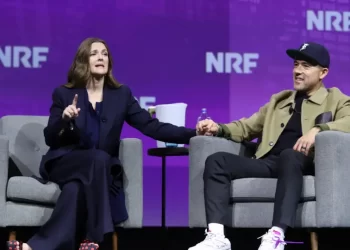 “O segredo para uma sociedade de sucesso? Conexão”, diz Drew Barrymore