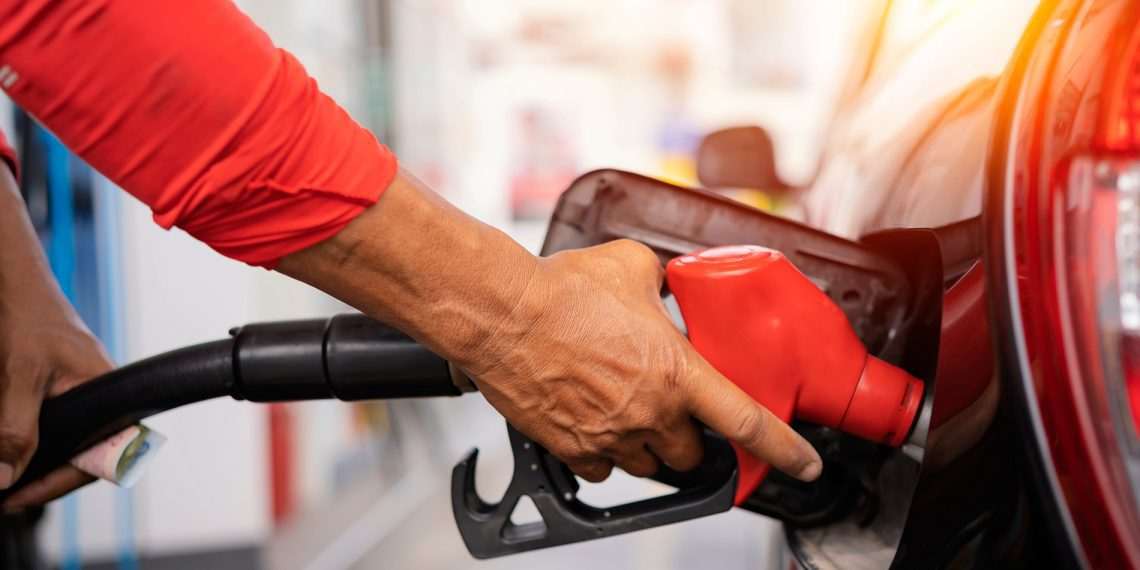 Preço do litro da gasolina cai 0,17% no fechamento do ano e etanol registra queda de 0,54%