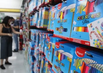 Vendas no varejo variam 0,1% em novembro e têm 2º mês de estabilidade