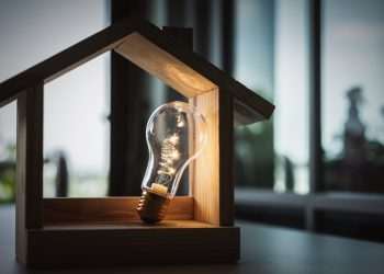 Conta de luz deve subir, em média, 5,6% em 2024, projeta Aneel