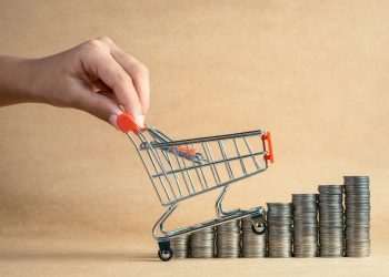 Varejo físico registra crescimento 3,8% em 2023, aponta Serasa Experian