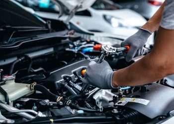 Serviços variam 0,4% em novembro, após três meses no campo negativo