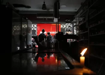 Comerciantes reclamam de prejuízos no quinto dia de apagões no centro de São Paulo