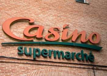 Casino confirma que planeja completar reestruturação de dívida e ação tomba quase 50% em Paris
