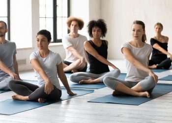 Serviços geram 230% mais vagas em janeiro; varejo puxa queda no comércio em São Paulo