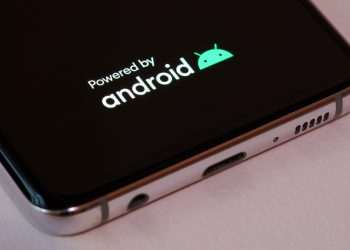 Android 15 poderá encontrar celular perdido mesmo se estiver desligado