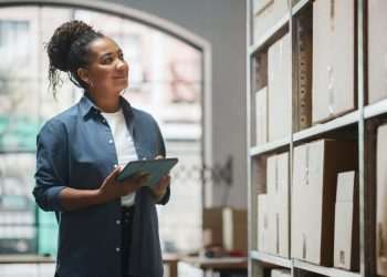 Lojas com estoques elevados sobem para 26,7%, ante 24,7% de fevereiro