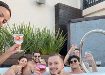 Vintimtim disputa o mercado da cerveja e outros drinks com vinho na taça