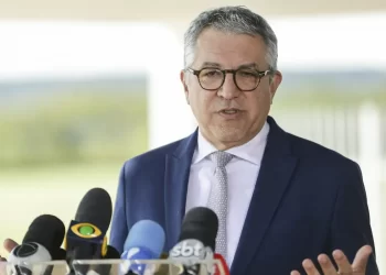 Padilha diz que Lula vai sancionar prorrogação do Padis na quarta-feira