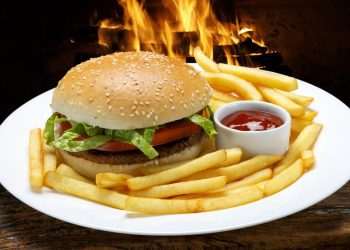 Alimentos ultraprocessados ficarão fora do Imposto Seletivo