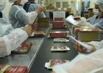 Surya Brasil cria política de exclusão de ingredientes tóxicos em suas formulações