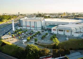 Gerando Falcões inaugura loja itinerante do Bazar Social em Guarulhos