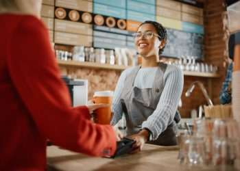 Rede de estabelecimentos credenciados da Ticket sobe 16% em um ano, para 720 mil